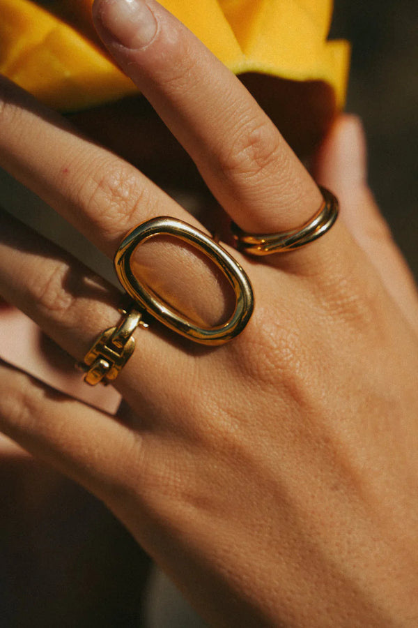 Elegant Gold Ring for Women – Waterproof Adjustable Fashion Ring